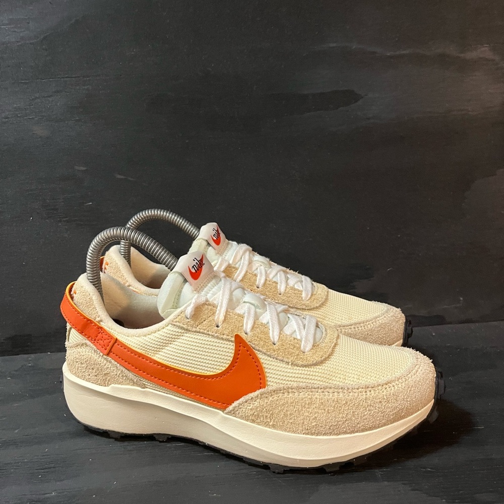 Nike Waffle Debut Vintage Womens Size 6.5 Orange White Athletic DX2931-100